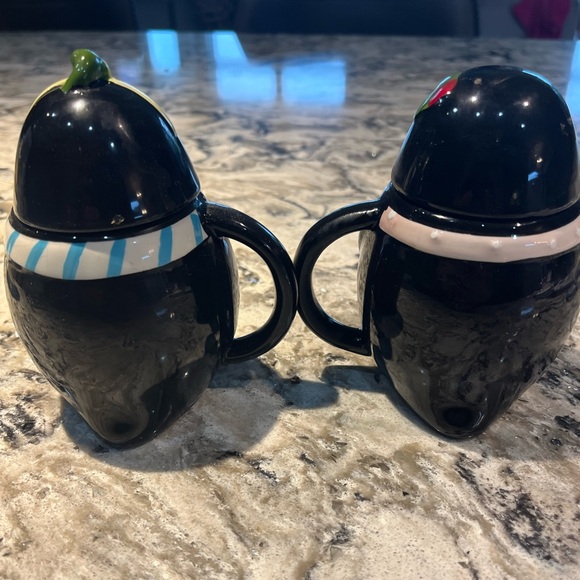 Adorable Penguin porcelain coffee cups with lids black white - Picture 6 of 9